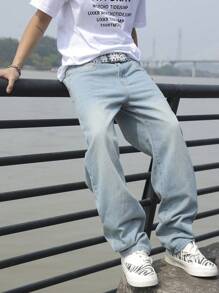 Claim Dot Loose Men's Straight-Leg Slant Pocket Casual Jeans - Light Wash - View 1