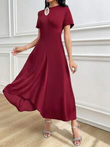 Modelyn Women's Regular Round Neck Wavy Pearl Embellished Burgundy Short Sleeve Mid-Length Dress