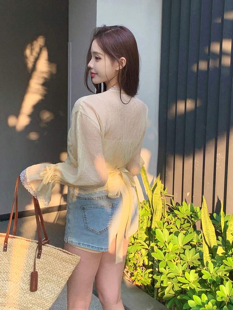 Women's Lace Patchwork Bohemian Holiday Loose Flare Sleeve Blouse