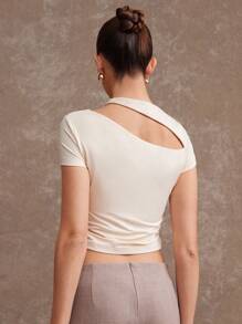 L'Amorae 不对称镂空露背领上衣，简约时尚，适合夏季