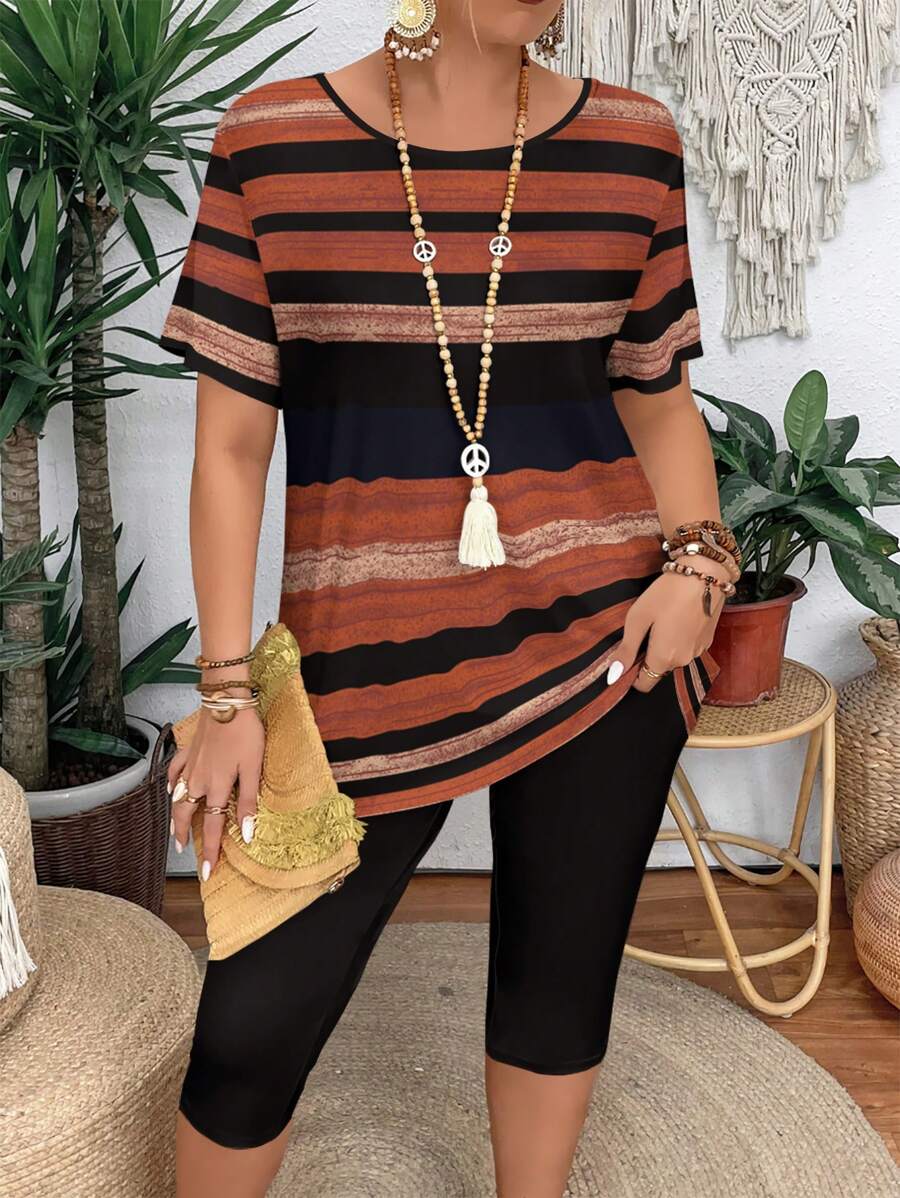 休闲拼色条纹圆领短袖图案 T 恤和紧身裤两件套，适合大码女士，夏季休闲女装，适合外出 - 彩色 - 查看 1