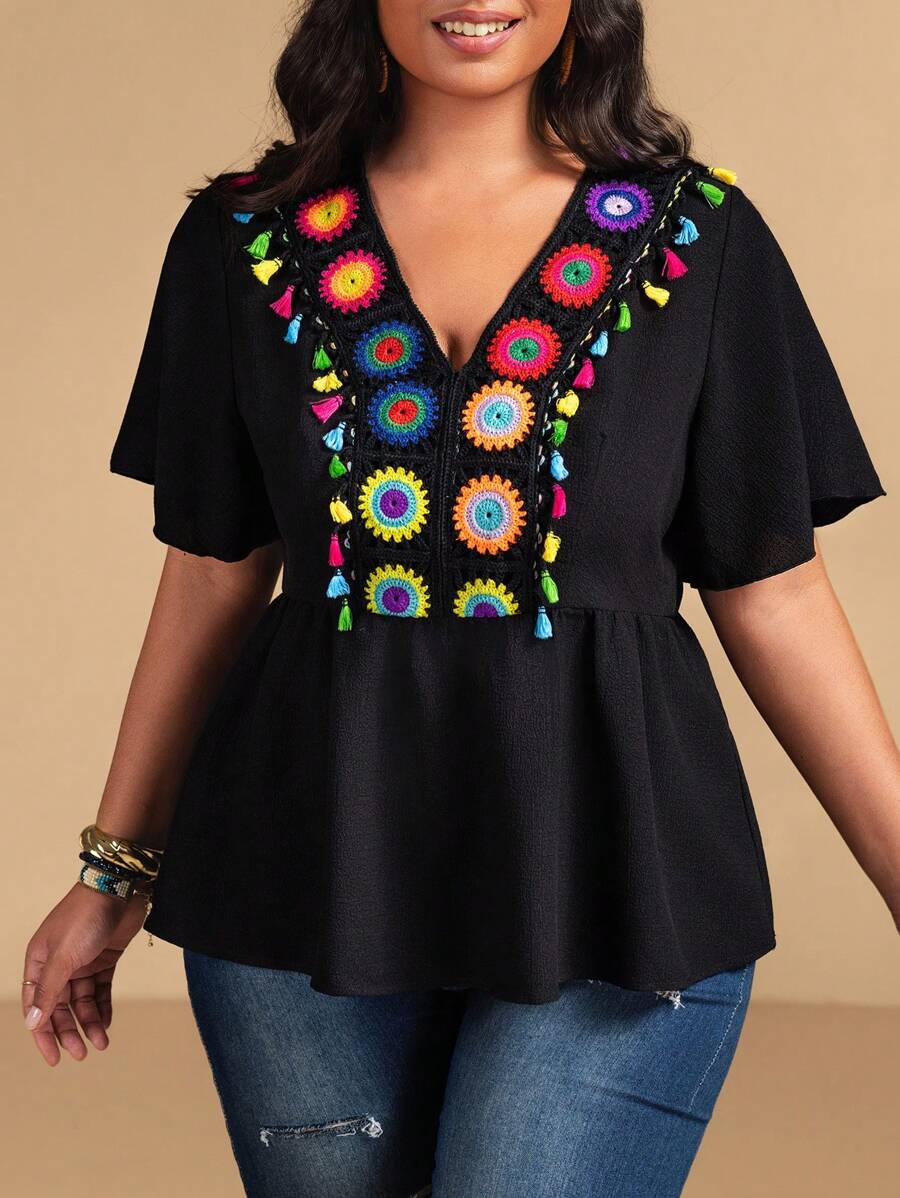 SHEIN Clasi 大码女式优雅度假钩针流苏下摆短袖衬衫，夏季 - 黑色 - 查看 1