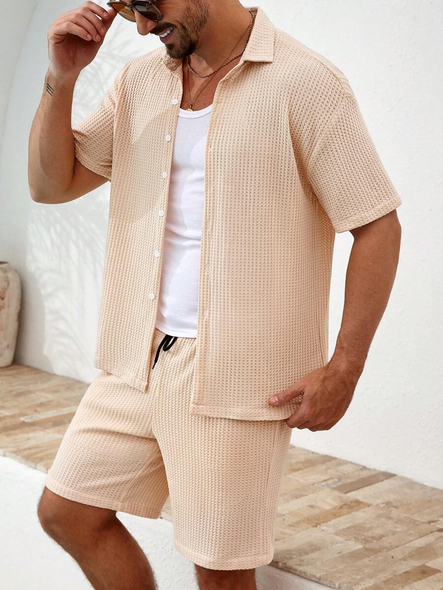 Manfinity CasualCool Set casual da uomo, camicia beige corta con texture, set casual da uomo, set da due pezzi casual da uomo