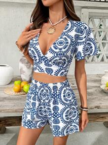 SHEIN VCAY 2 sztuki damskiego zestawu Leisure Full Print Cropped Top i szorty