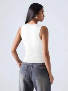 CovetEZ Plus Size Women's Solid Color Zipper Front Hollow-Out Tight Fitting Sexy Sleeveless Crop Top, Spring/Summer - White - View 2