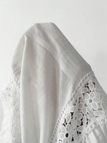 Breezaya Robe femme couleur unie avec empiècement en dentelle, col V et manches courtes