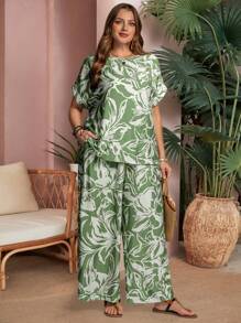 EMERY ROSE Conjunto de 2 piezas de talla grande con camisa de manga murciélago con cuello redondo y estampado floral, y pantalones con bolsillos. Ropa casual de vacaciones, ropa de verano, atuendos de vacaciones para mujer / Vacaciones, ropa bohemia para mujeres