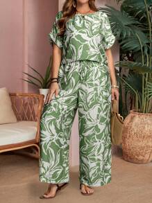 EMERY ROSE Conjunto de 2 piezas de talla grande con camisa de manga murciélago con cuello redondo y estampado floral, y pantalones con bolsillos. Ropa casual de vacaciones, ropa de verano, atuendos de vacaciones para mujer / Vacaciones, ropa bohemia para mujeres