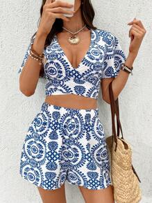 SHEIN VCAY 2 sztuki damskiego zestawu Leisure Full Print Cropped Top i szorty
