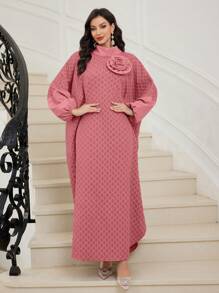 Al Najma 高领 3D 花卉女式土耳其和阿拉伯风格长款束腰外衣，秋冬季，朴素优雅的束腰外衣，卡夫坦和贾拉比亚，适合日常休闲 - 珊瑚粉 - 查看 4