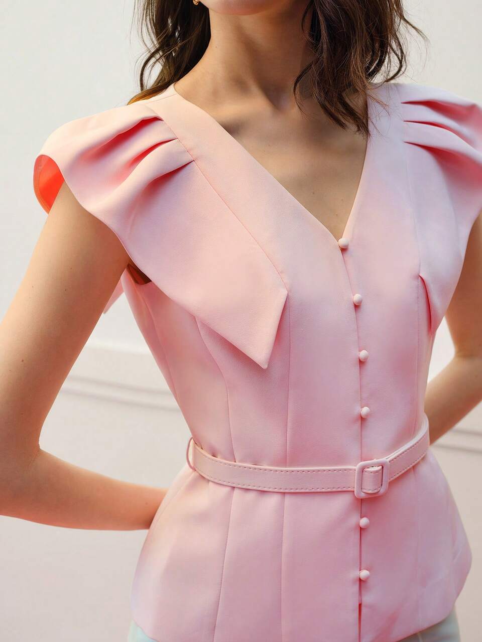 MOTF BELTED RUFFLE BLOUSE