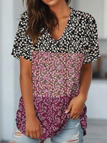 Plus Size Women's V-Neck Casual Ditsy Floral Random Short Sleeve T-Shirt