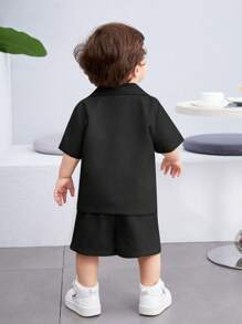 SHEIN Baby Boy/Girl Simple Solid Color Short Sleeve Blazer Jacket & Elastic Waist Shorts Set, Casual Korean Style, Suitable For Summer