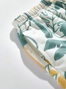 SHEIN Young Boys Beige Plant Print Elastic Waist Loose Sweatshirt Fabric Shorts Casual Holiday Style, Outdoor Sports Style - Beige - View 7