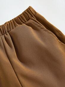 SHEIN Set maglietta e pantaloni per ragazzi giovani, stile semplice e alla moda, adatto per uso casual quotidiano - Castano - Visualizzare 7