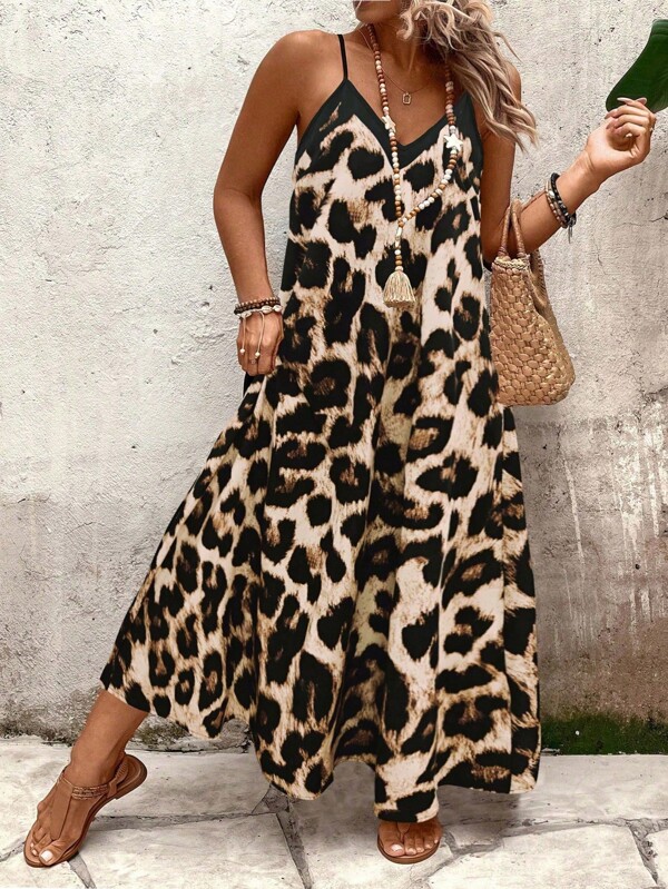 SHEIN Holidaya Plus Size Women Leopard Print Flared Hem Loose Fit Cami Dress, Casual For Holiday & Daily Wear