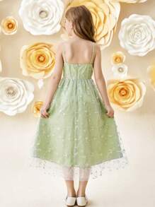 SHEIN Girlism Tween Girl 优雅浅绿色花卉刺绣拼接网眼吊带中长连衣裙 - 綠色 - 查看 8