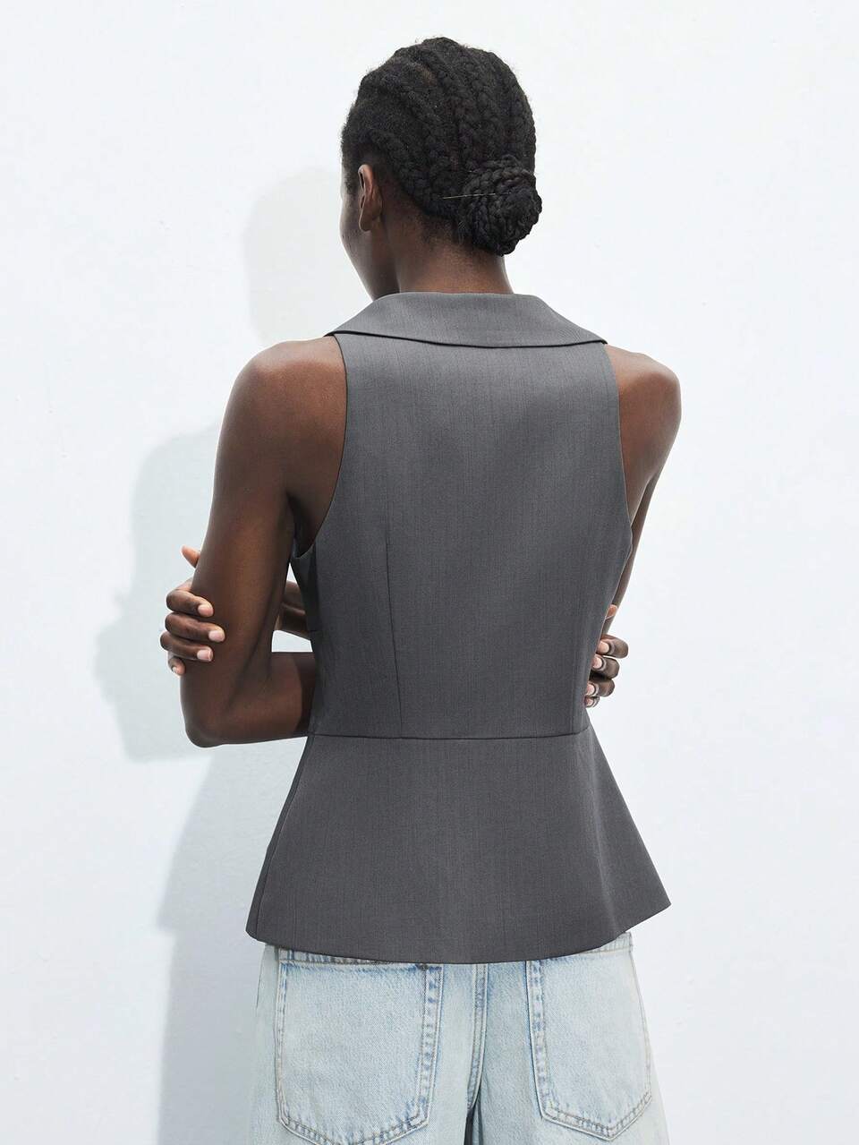 SHEIN Maija 여성용 그레이 브이넥 민소매 탱크 탑, 크리스탈 장식 버튼, 프론트 스플릿 헴, 미니멀리스트 우아한 통근 스타일 탱크 탑