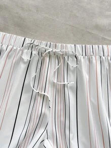 SHEIN VCAY 加大码条纹宽松休闲抽绳沙滩短裤，适合夏季假日女士夏季女士夏季短裤女士夏季欧洲夏季西部装女士可爱夏季海滩波西米亚风女士度假女士度假装女士嬉皮士女士复活节女士狂欢乡村音乐会纳什维尔伊比沙岛老钱