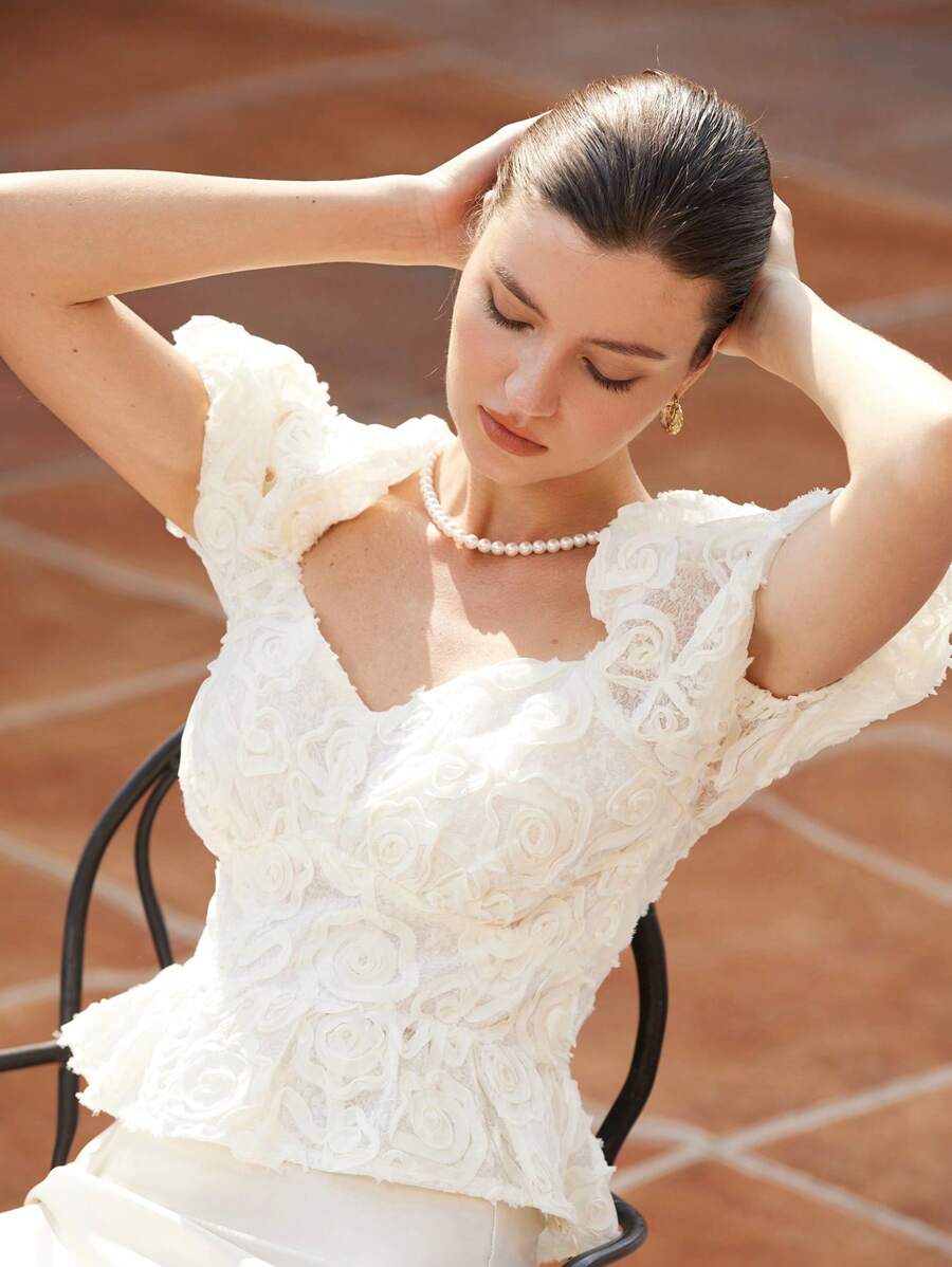 Aveloria 优雅精致花卉 3D 刺绣泡泡袖褶皱腰荷叶边下摆设计女式衬衫