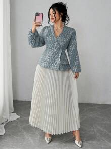 Elenzga Bộ 2 món áo jacquard hoa cỡ lớn cho nữ và chân váy xếp ly - Màu xanh lam - Xem 4