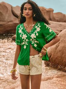 Poéselle Camisa verde, material de lino, transpirable y cómoda, camisa bordada, para mujer de playa, festival, vacaciones de mujer, blusa casual con bordado floral - Verde - Ver 3