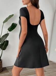 SHEIN Umstandskleid in Unifarbe mit rundem Ausschnitt und Flügelärmel, Lässig - Schwarz - Übersicht 2