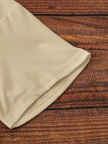 T-shirt simple à manches courtes col V imprimé lettres, décontracté pour femmes