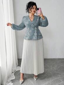 Elenzga Bộ 2 món áo jacquard hoa cỡ lớn cho nữ và chân váy xếp ly - Màu xanh lam - Xem 3