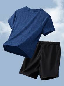 SHEIN 2 piezas Conjunto deportivo de camiseta y pantalones cortos de bloques de color contrastante para niño preadolescente - azul real - Ver 2