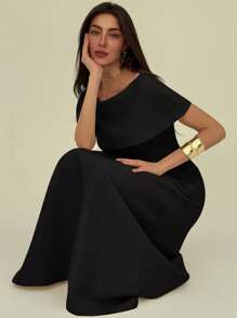 Aloruh Elegant Minimalist Apricot Off-Shoulder Dress With Flowy, Slimming - Black - View 7