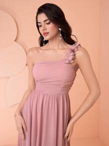 SHEIN Belle 优雅纯色不对称 3D 花卉装饰伴娘礼服 - 粉色 - 查看 4