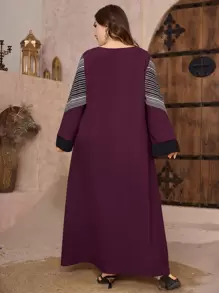 Al Najma 优雅奢华的马赛克花卉图案奢华配饰麦穗加大码阿拉伯连衣裙，加大码端庄全长连衣裙，卡夫坦 - 紫色 - 查看 2
