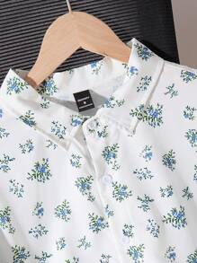 Men's New Spring/Summer Short Sleeve Blue Ditsy Floral White Shirt, Pastoral Style Gentleman Shirt For Everyday Wear, Family Matching Outfits Mommy And Me (3 Pieces Are Sold Separately)