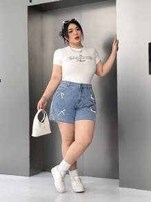 SHEIN EZwear Shorts de mezclilla lavada de talla grande con lazo y decoración de perlas