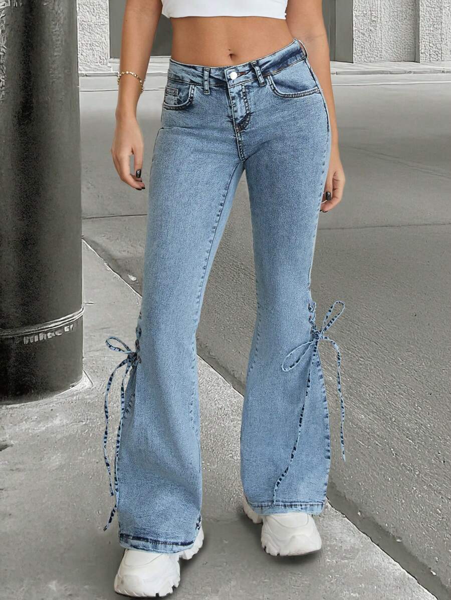 EURMUSE Jeans a vita alta con dettagli a nastro, a zampa - Blu lavato medio - Visualizzare 1