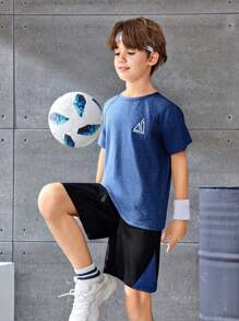 SHEIN 2 piezas Conjunto deportivo de camiseta y pantalones cortos de bloques de color contrastante para niño preadolescente - azul real - Ver 3