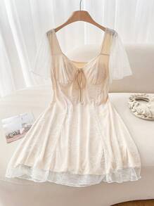 SHEIN Frenchy Vestidos Brancos de Formatura Plus Size, Vestidos de Festa para Mulheres, Mini Vestidos, Vestidos Pastel, Mini Vestidos Brancos, Vestidos Elegantes Brancos, Vestidos Plus Size para Curvas, Vestidos de Noiva para Mulheres, Vestidos de Chá de Panela, Vestidos de Noiva, Vestidos de Aniversário para Mulheres, Vestido Casual Curto com Decote Franzido e Amarração Frontal com Renda - Branco - Visão 4