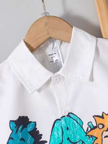 SHEIN Conjunto de 2 peças/camisa polo gráfica com estampa animal para meninos e shorts casuais com punho, padrão de rabiscos engraçados, casual/fofo, adequado para uso diário, escola, atividades ao ar livre no verão - Multicolorido - Ver 4