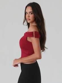 Roylia Women's Plain Color Off Shoulder Pleated T-Shirt, Minimalist Fashion Suitable For Summer - Burgundy - View 5