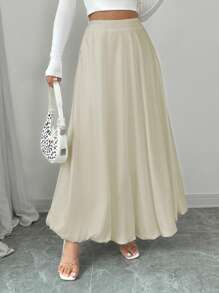 Gloray Longue jupe satinée à haute taille et ligne A avec fleur blanche en bouton - Nude - Voir 6