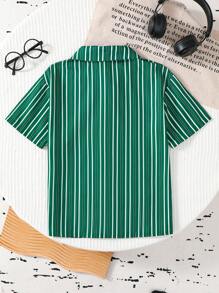SHEIN 1 件 Tween 男孩短袖衬衫，纯色休闲优雅设计。这款简约时尚的短袖衬衫套装采用极简主义风格 - 綠色 - 查看 2