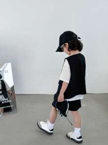 Young Boys Buy Two Get One Free T-Shirt 3 Packs Young Boys Leisure Sports College Artistic Style Retro Japanese And Korean Loose Version With Work Vest And Basic Round Neck T-Shirt And Work Shorts Set