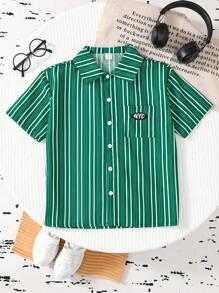 SHEIN 1 件 Tween 男孩短袖衬衫，纯色休闲优雅设计。这款简约时尚的短袖衬衫套装采用极简主义风格 - 綠色 - 查看 6