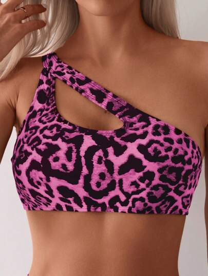 豹纹镂空比基尼上衣，适合海滩度假