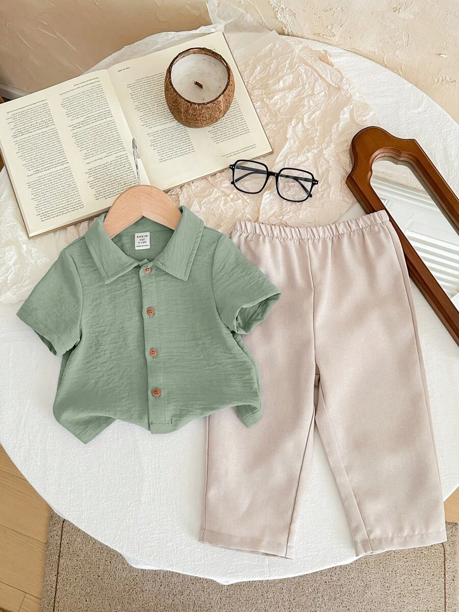 SHEIN Conjunto de camisa de manga corta y pantalón de cintura elástica de unicolor simple para bebé niño/niña, vestimenta casual de verano - Verde - Ver 1