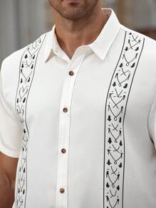 Manfinity CasualCool Camisa informal de manga corta y abotonadura sencilla con estampado gráfico para hombres de talla grande