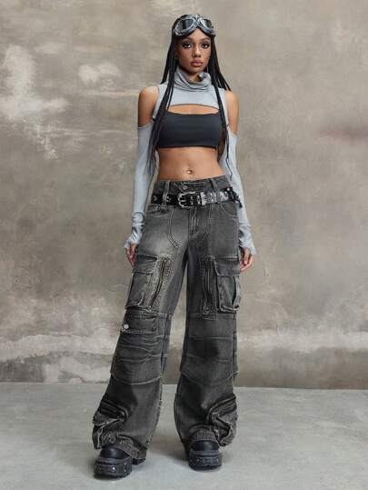 Grunge Punk Jeans anchos de mujer con bolsillo cargo, estilo de ropa de trabajo industrial, en tono desgastado y lavado vintage con apariencia apocalíptica