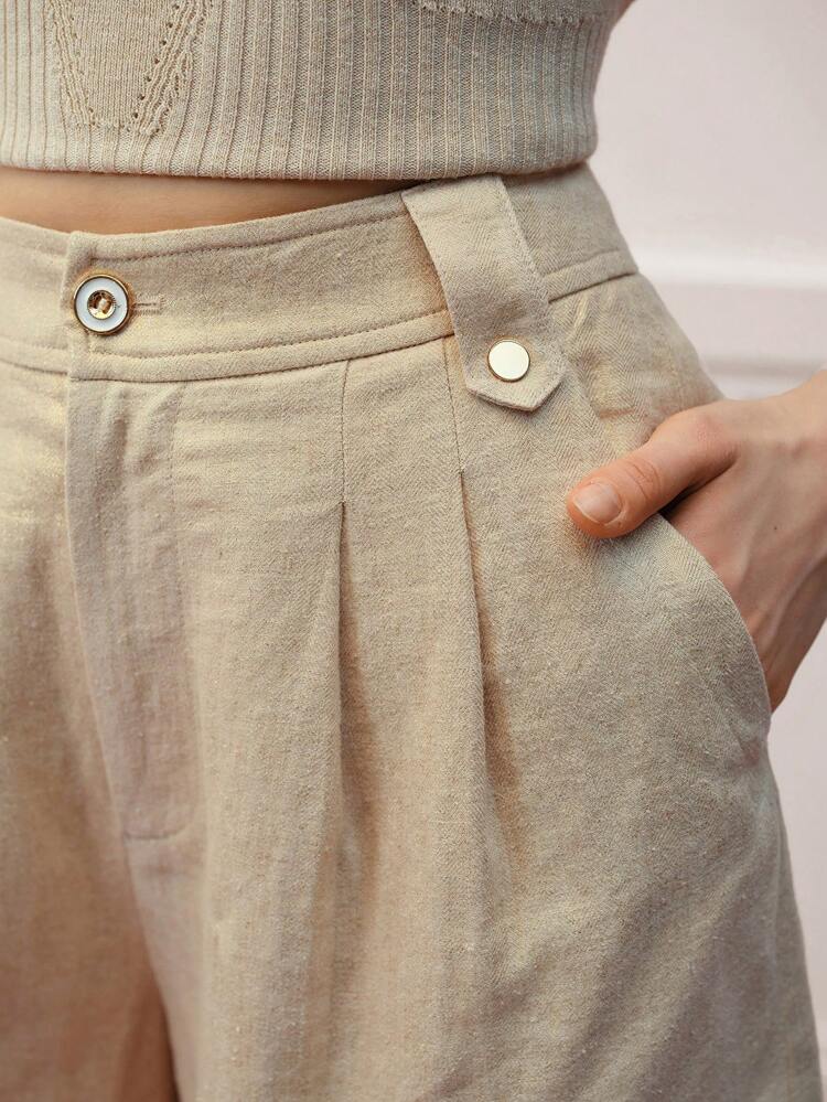 PANTALONES CORTOS CON BOLSILLOS EN DIAGONAL PLISADOS DE LINO
