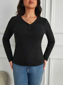 RueChic Maglietta casual a costine con bottoni a mezza plachette, per taglie comode donne